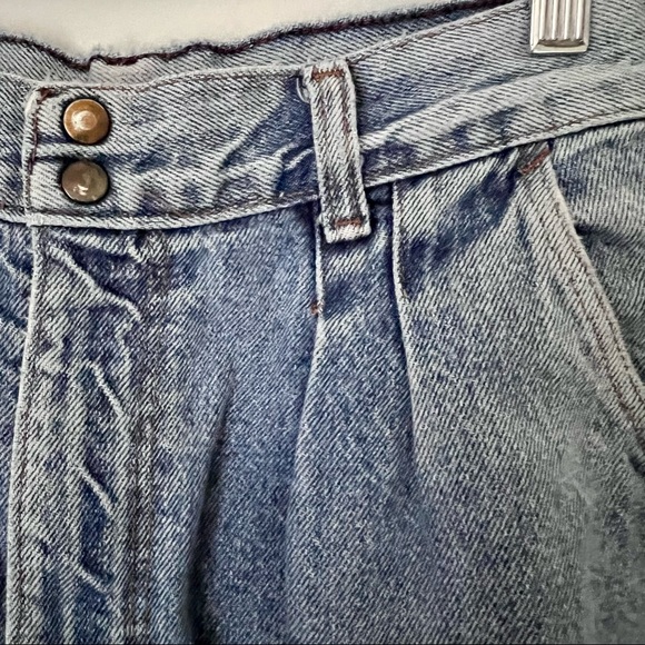 VINTAGE 80s Avon Fashions Light Wash 1980s High Waisted Mom Jeans Front Pleated - Picture 4 of 9